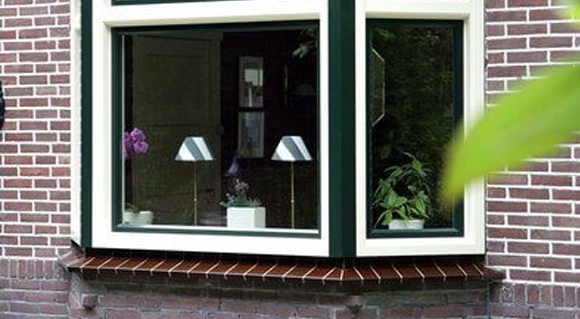 Knipping kozijnen met realistische houtlook voor renovatieproject