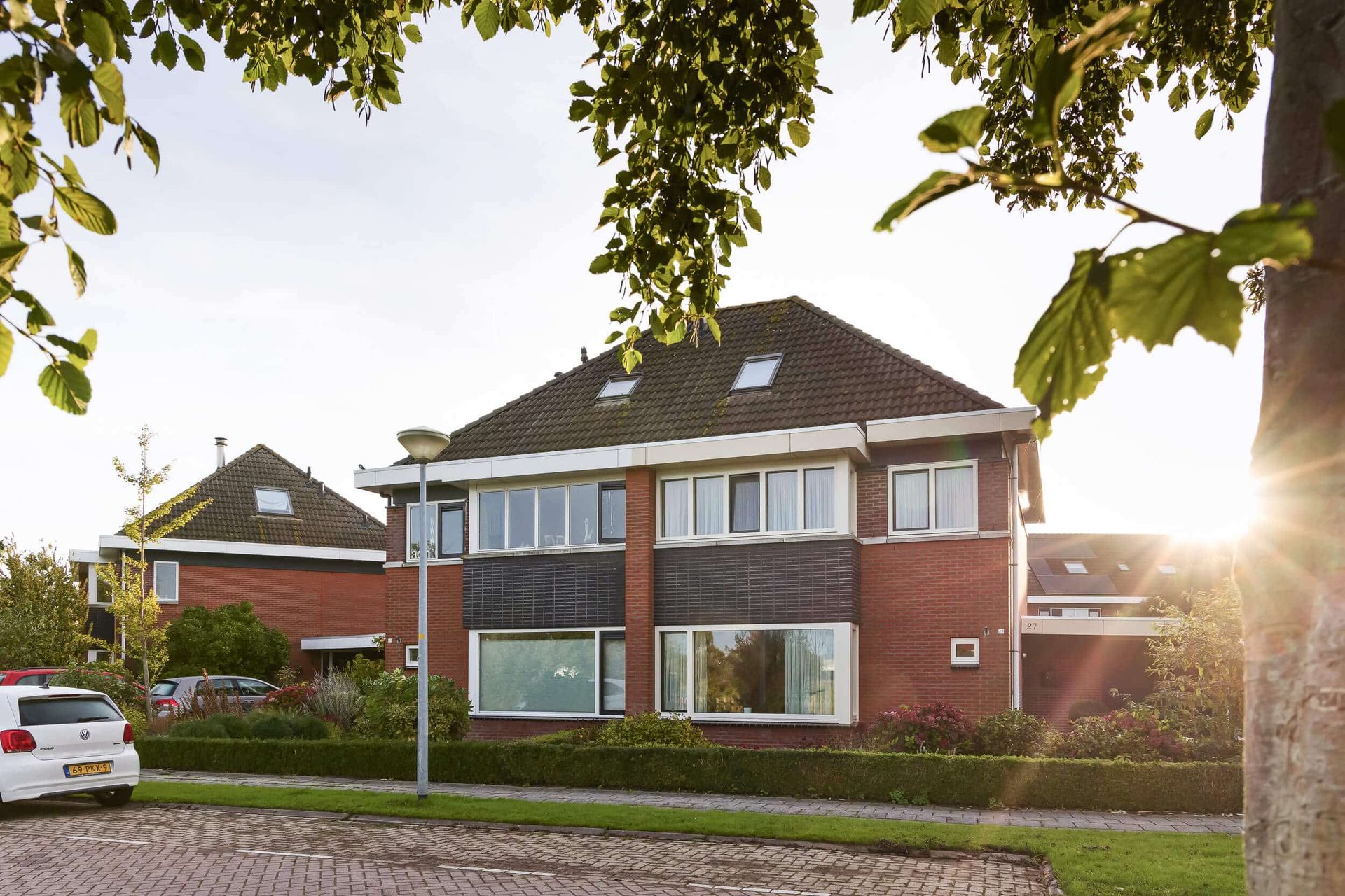 Moderne kunststof kozijnen en deuren door Knipping voor renovatie