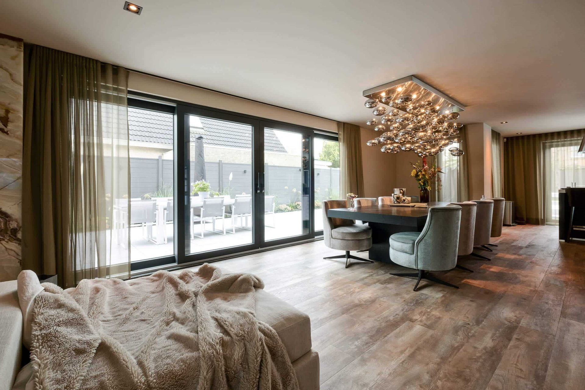 Moderne Knipping kozijnen, deuren en schuifpuien in woningbouw