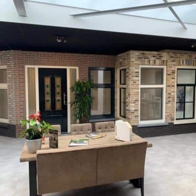 Knipping eindproduct; nieuwe kozijnen als onderdeel van renovatieproject