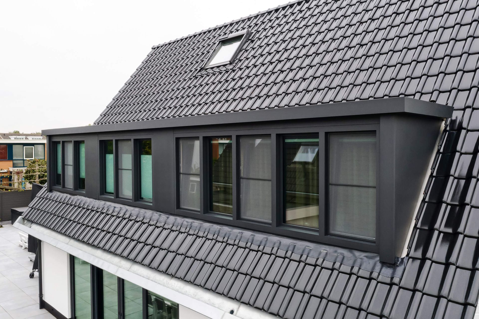 Woningbouw renovatie: kunststof kozijnen, deuren en schuifpuien van Knipping.