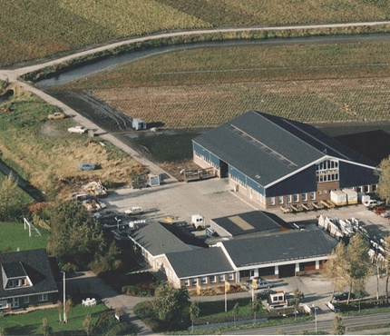 Eigentijdse serreuitbreiding met Knipping kozijnen voor renovatie