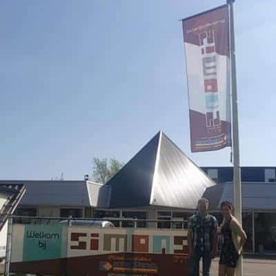 Bouwvakker van Knipping voert met precisie renovatiewerkzaamheden uit