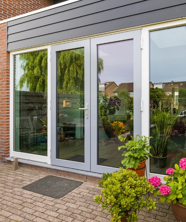 Knipping kozijnen gemonteerd in moderne woning, bouwproject renovatie.