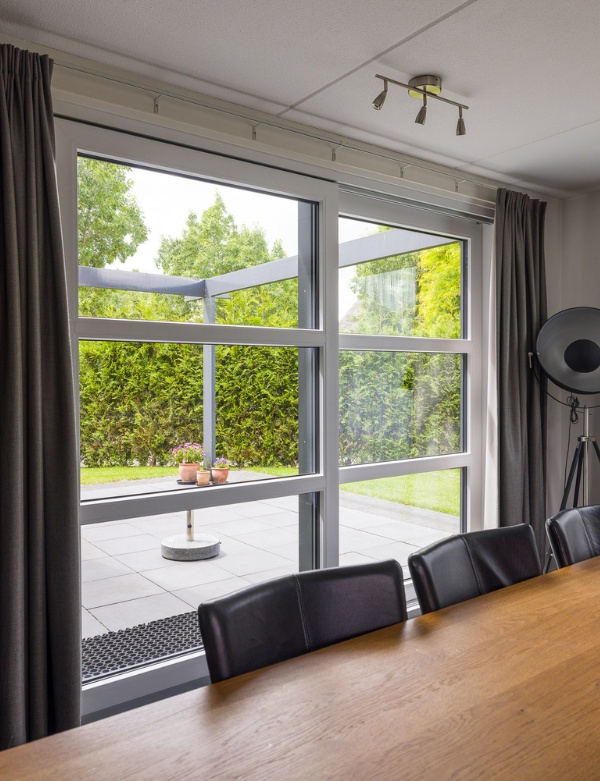 Luxe Knipping kozijnen geïnstalleerd in modern renovatieproject