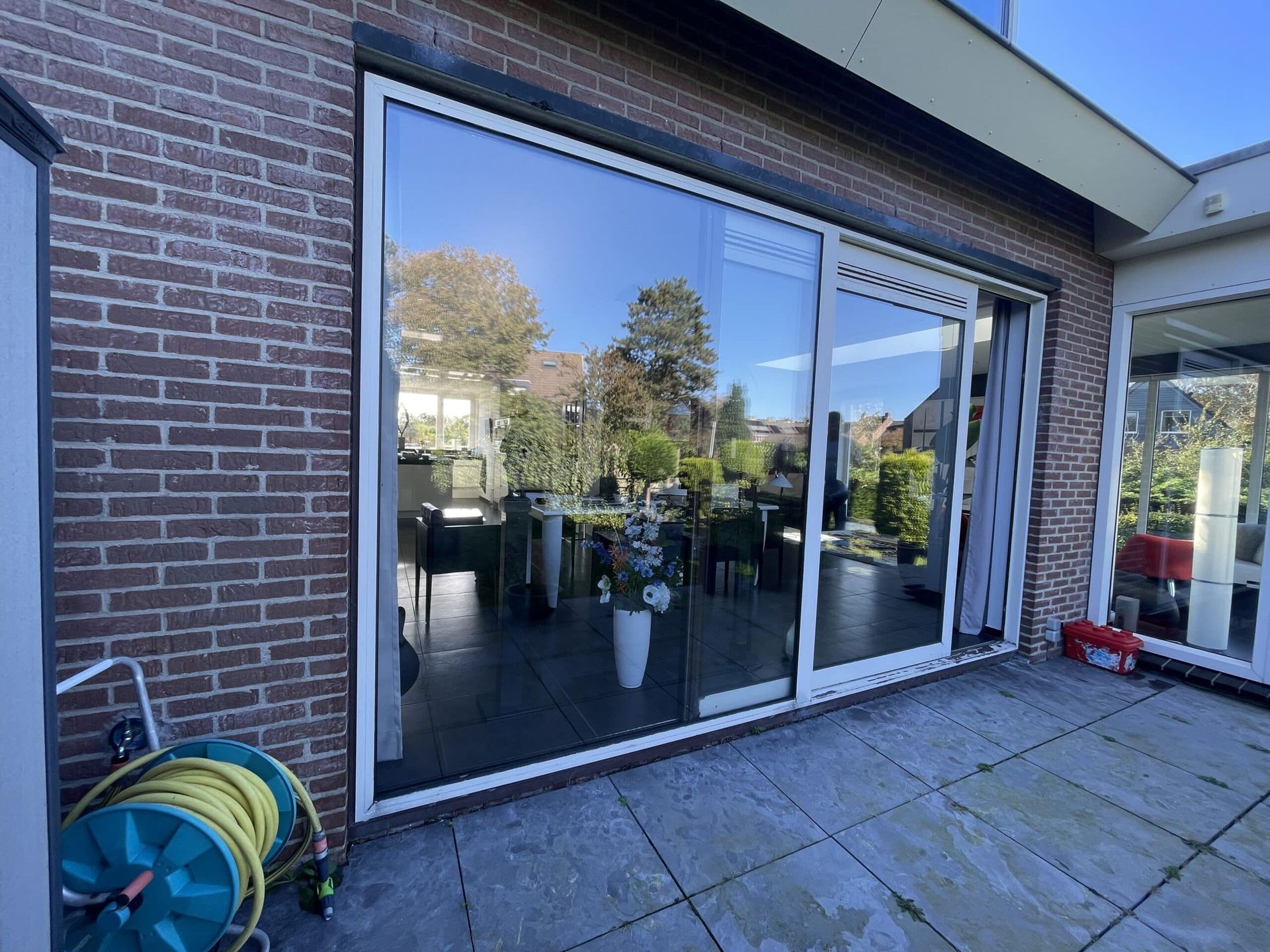 Moderne Knipping kozijnen geïnstalleerd in nieuwbouwproject.